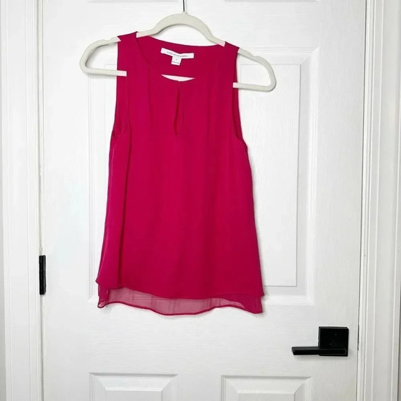 DIANE VON FURSTENBERG Raica‎ 100 % Silk keyhole Pink Sleeveless Top Size P - Picture 2 of 9